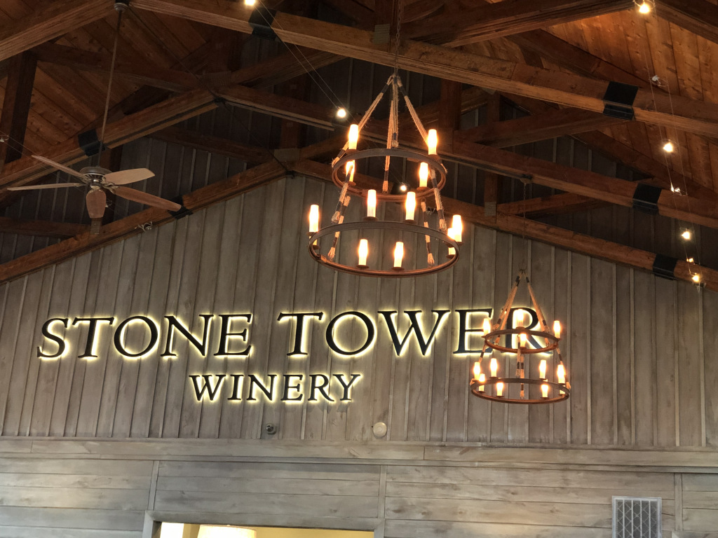 restaurants near stone tower winery